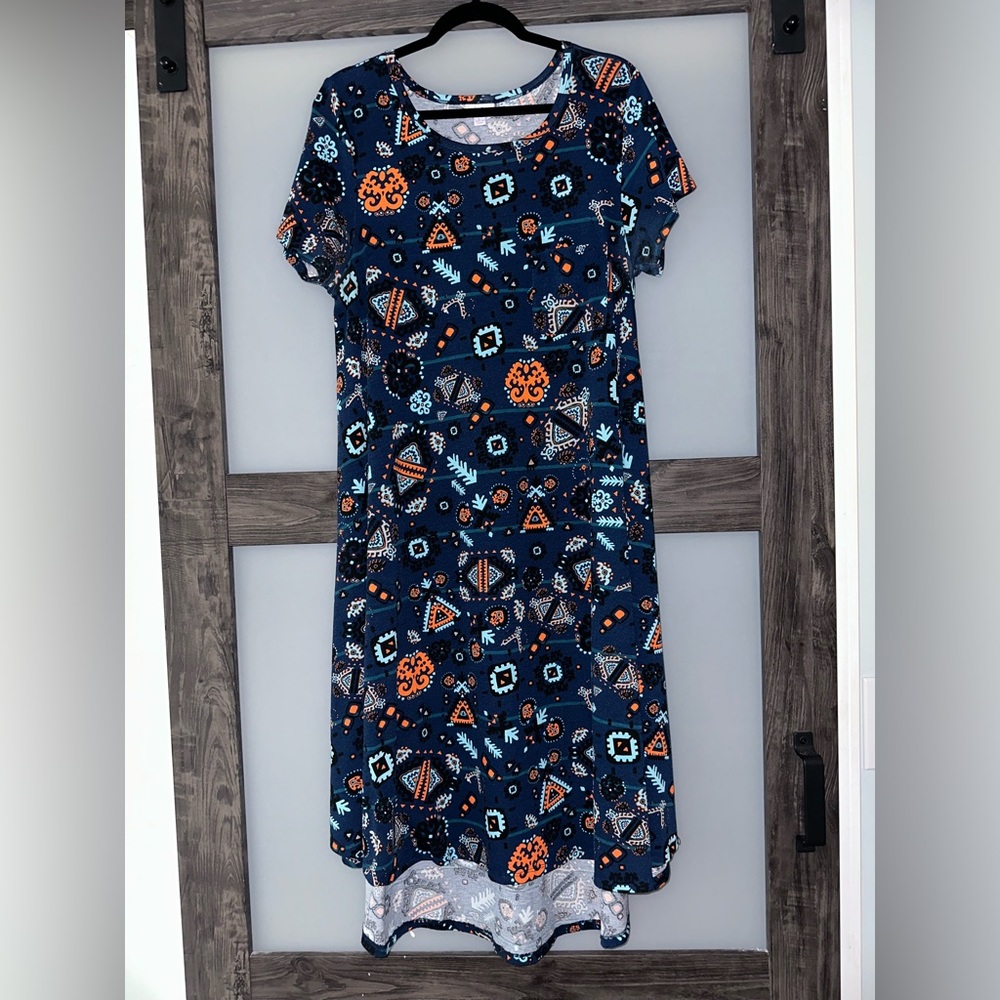 LuLaRoe Carly large geometric design